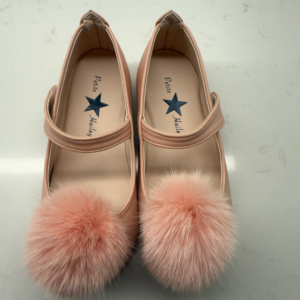 PETITE HAILEY
Classic MaryJane Shoes with removable patches